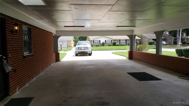 Building Photo - 4254 Lawnwood Dr