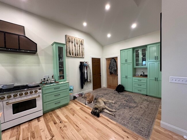 Building Photo - 38 Brimmer Ln