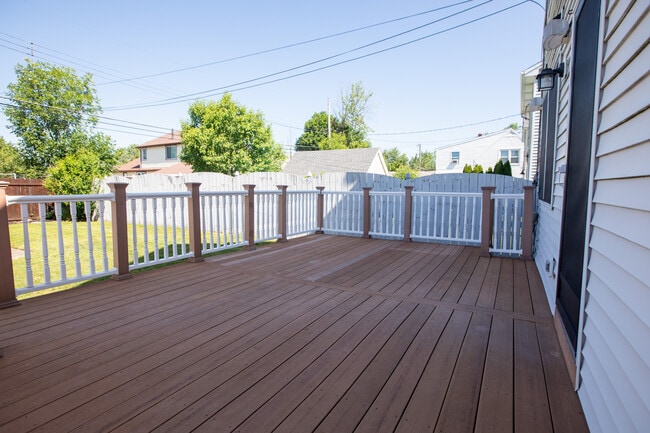 Back Patio - 250 Lyndale Ave