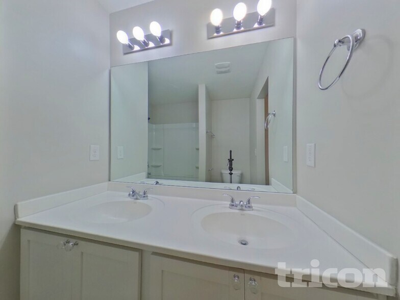 Building Photo - 341 Freeman Cir