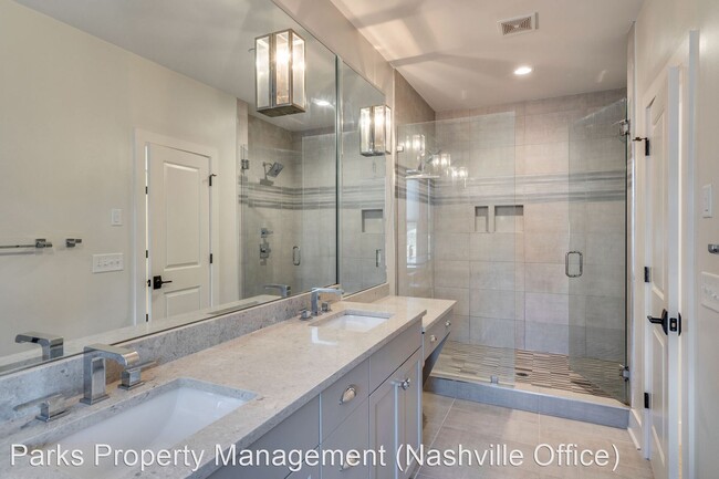 Building Photo - 3 br, 5 bath House - 206 S. 10th Street