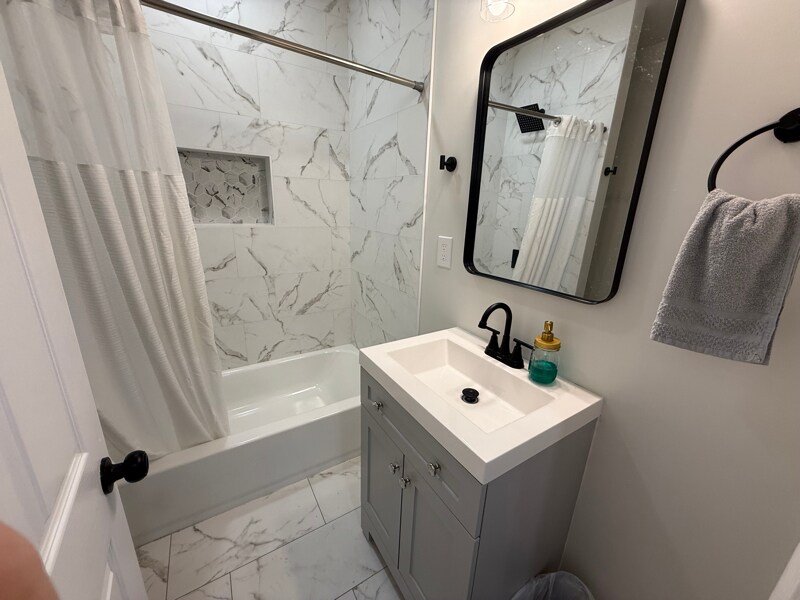 Building Photo - 1 Maple Ave