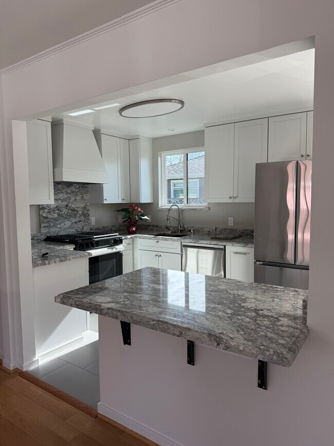 Building Photo - 330 Cuardo Ave