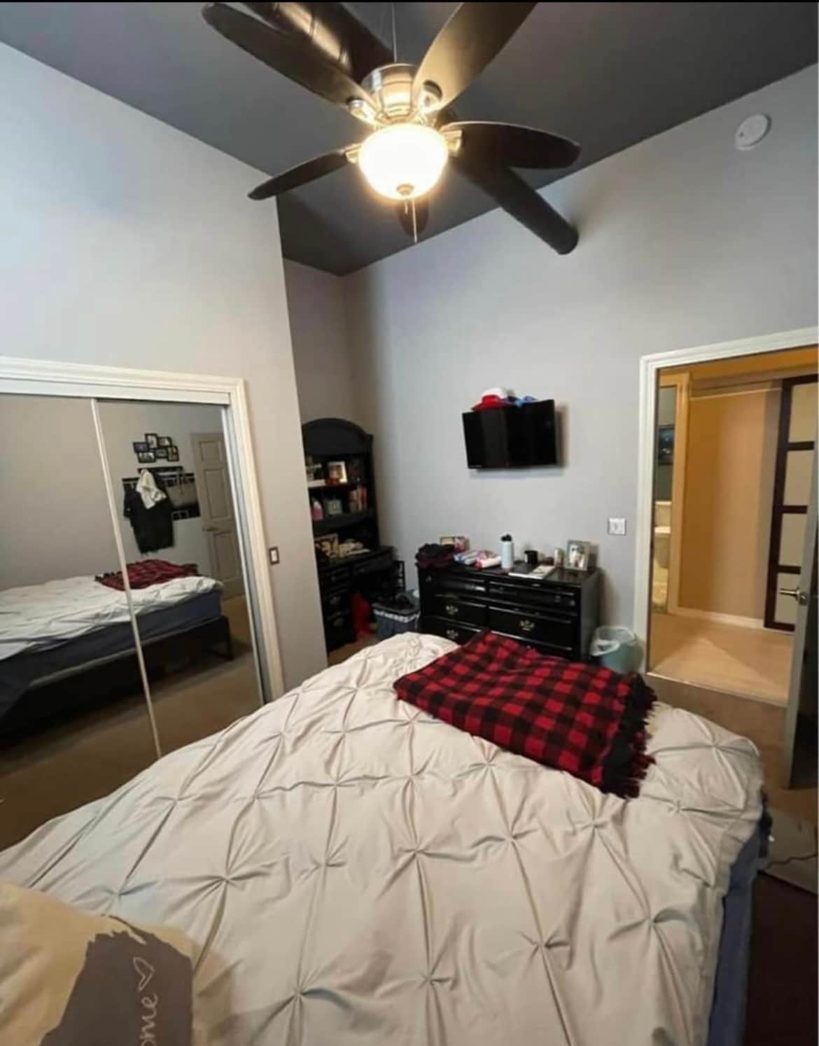 Bedroom 2 - 13 S Barstow St