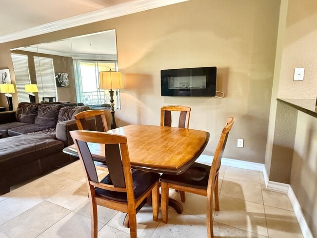 Building Photo - Meridian FURNISHED 2 BDR /2 BATH Luxury Co...