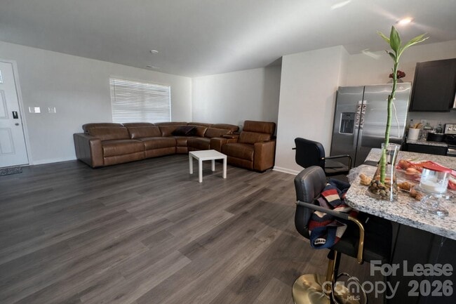 Building Photo - 6006 Silverwing Dr