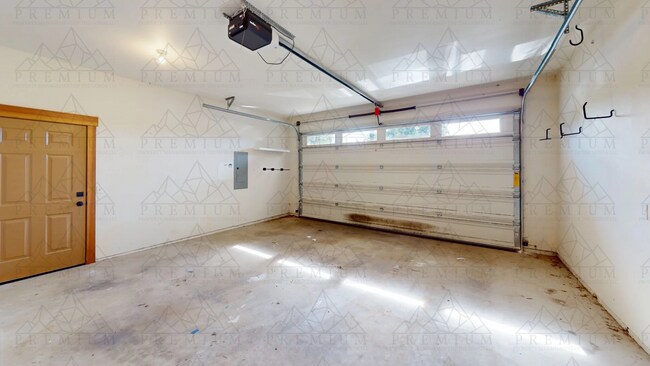 Building Photo - Beautiful 3 bedroom 2 bath home!