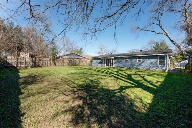 Building Photo - 1305 Glenwood Dr