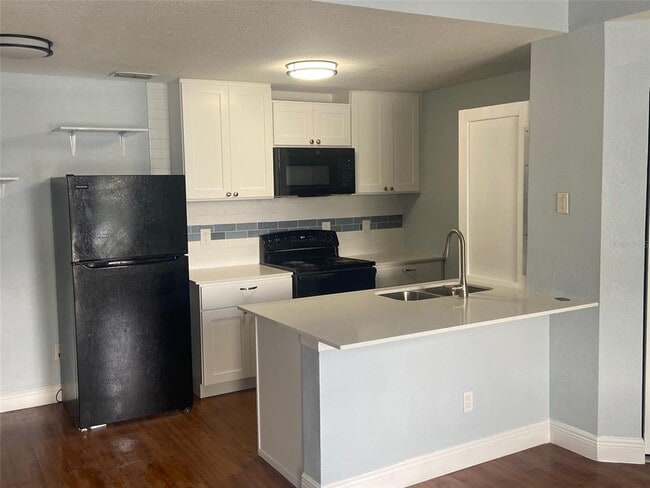 Building Photo - 2612 Grassy Point Dr