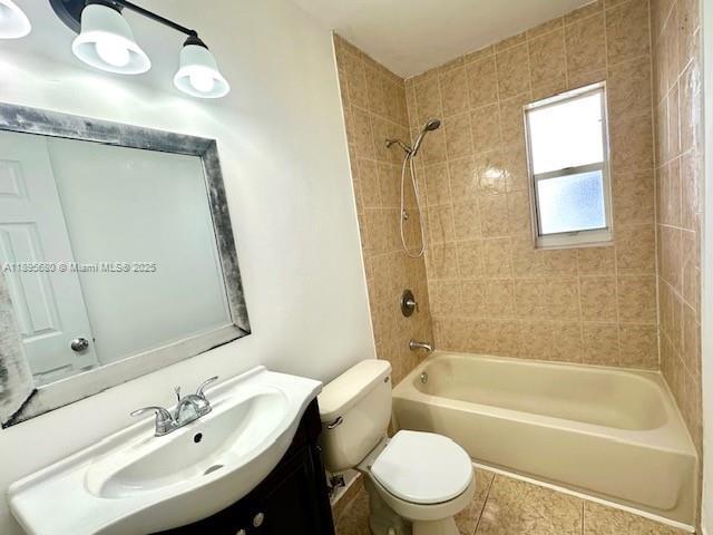 Building Photo - 2101 Bay Dr