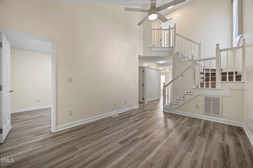 Building Photo - Room in Townhome on Oakland Hills Way