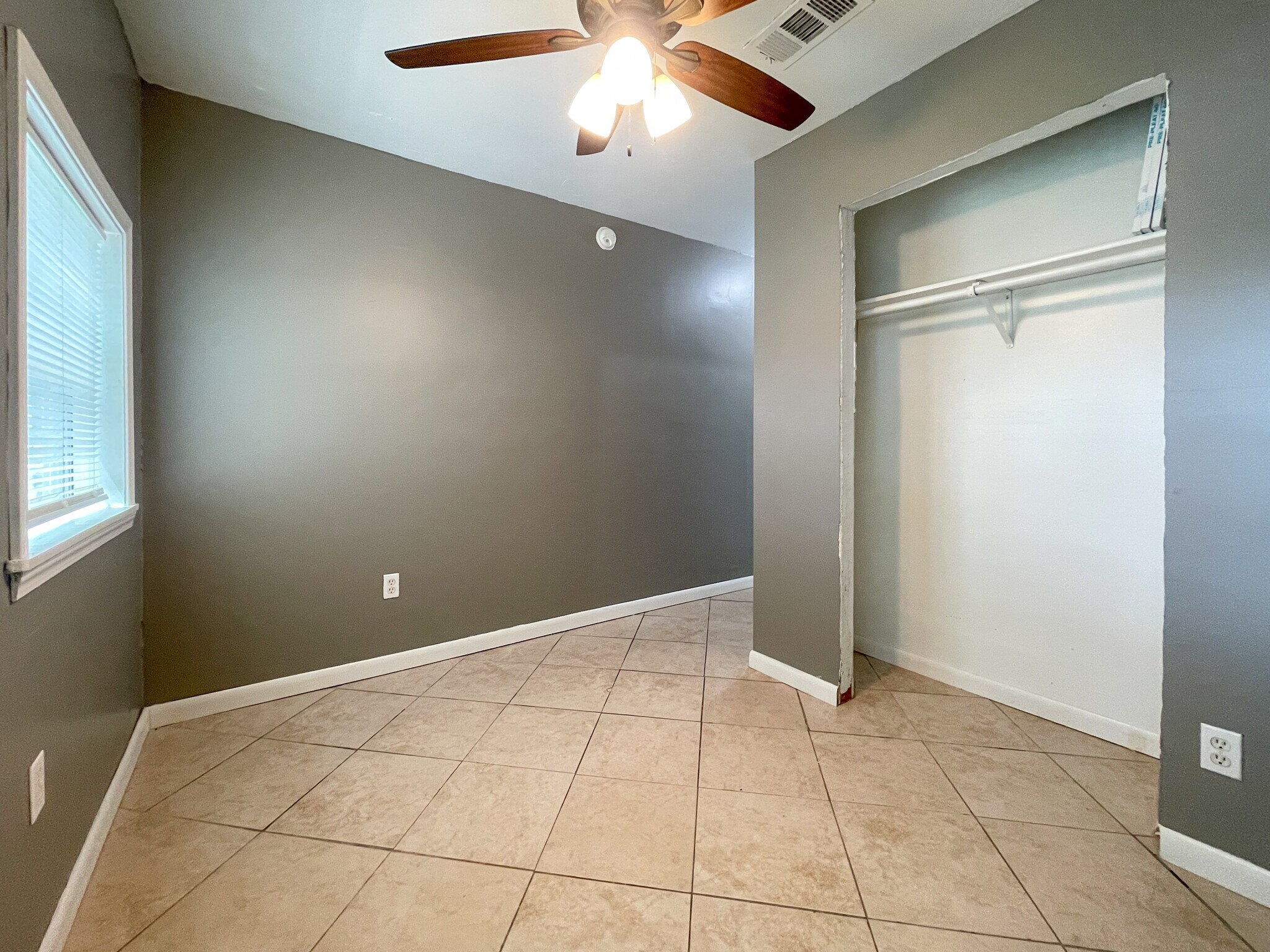 Building Photo - 1405 Guthrie Dr