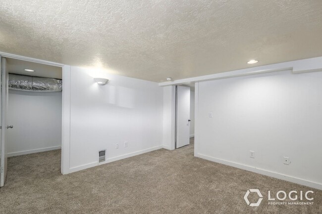 Building Photo - Incredible Basement Unit in Harrison UT