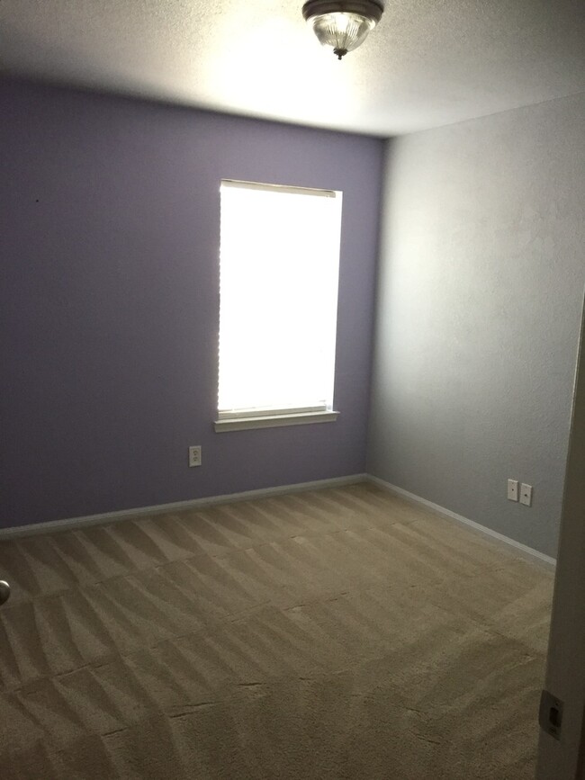 Building Photo - 707 Bighorn Dr