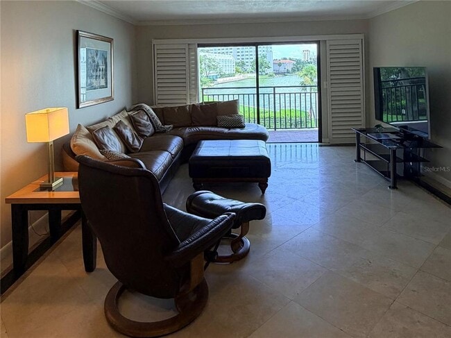 Building Photo - 5020 Bayshore Blvd