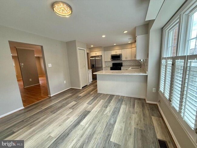 Building Photo - 7773 Shootingstar Dr