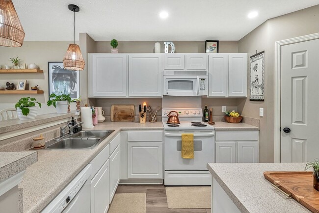 Building Photo - 412 Flintlock Ct
