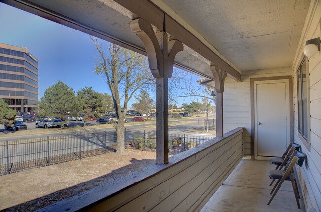 Building Photo - Clean Corner Unit In Shadow Mountain!