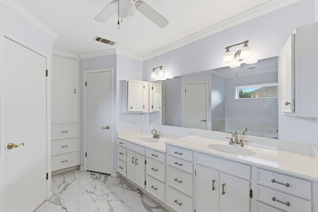 Building Photo - 1618 Willowby Dr