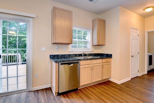 Building Photo - Spacious Home in York County