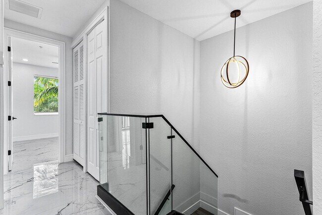 Building Photo - 3006 Waterside Cir