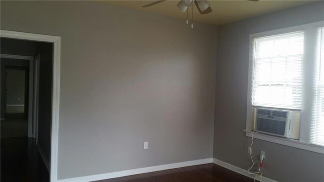 Building Photo - 5105 Baccich St