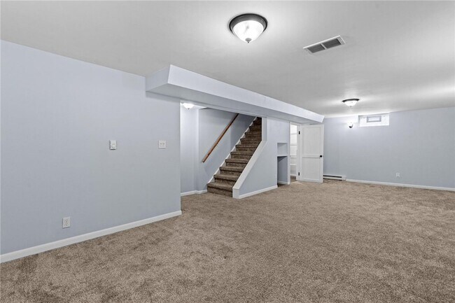 Building Photo - 2617 California Ave