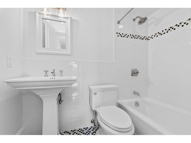 Building Photo - 75-83-83 Cambridge Pkwy