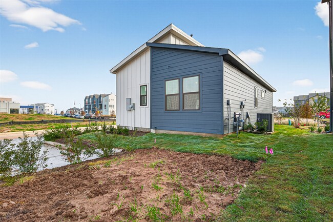 Building Photo - 1213 Mercantile St