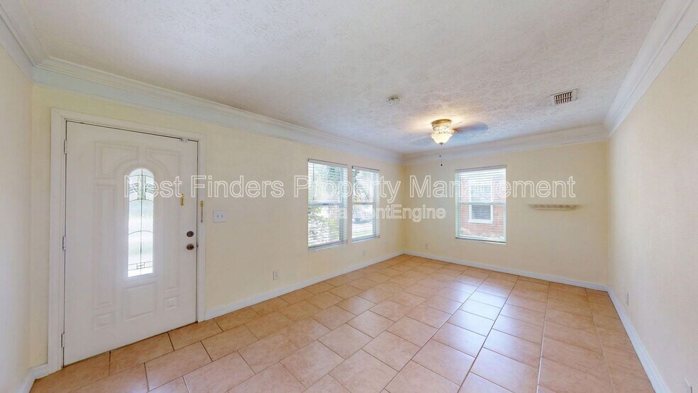 Building Photo - 4694 Timuquana Rd