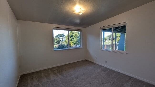 Building Photo - Bright and Cozy 3 Bedroom Home In Pacific ...