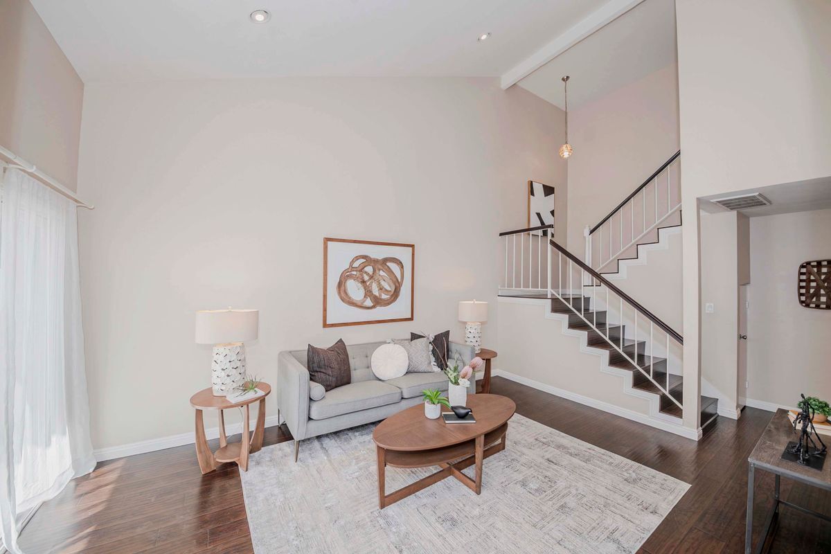 Building Photo - 2422 Coventry Cir