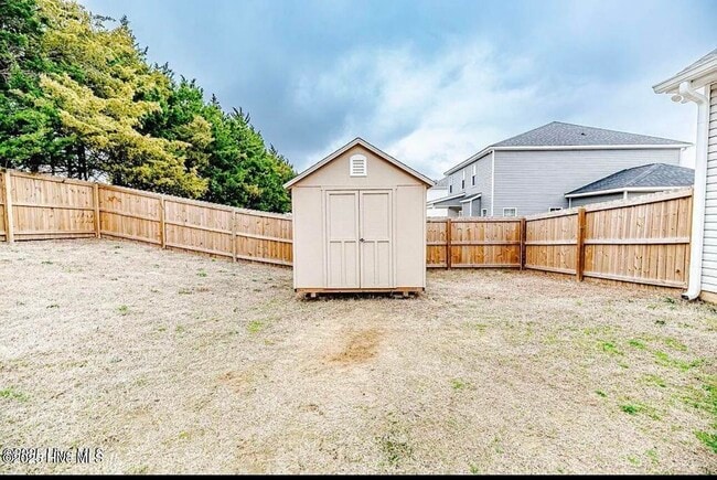 Building Photo - 223 Burnside Dr