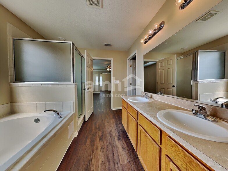 Building Photo - 2730 Wood Stork Trail