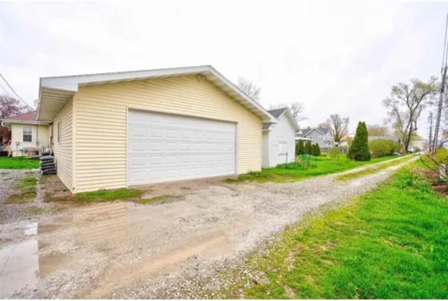 Building Photo - 306 D Ave