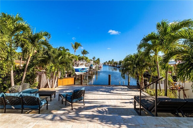 Building Photo - 2948 NE 35th Ct