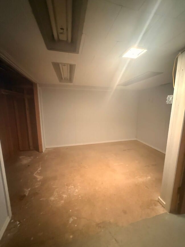 Building Photo - Loves Park 3 bedroom