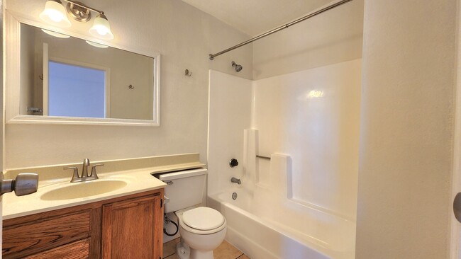 En-Suite Primary Bathroom - 6131 E Greenway St