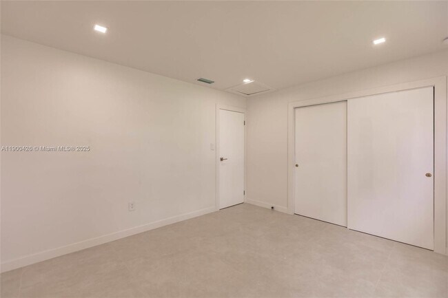 Building Photo - 10760 NW 29th Manor