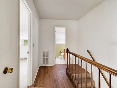 Building Photo - 913 S Linden St