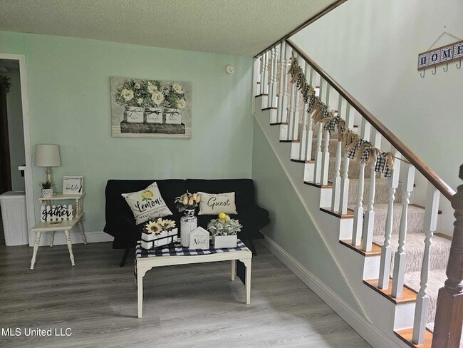 Building Photo - 859 Mill St