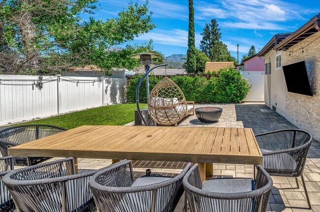 Building Photo - 7847 Apperson St