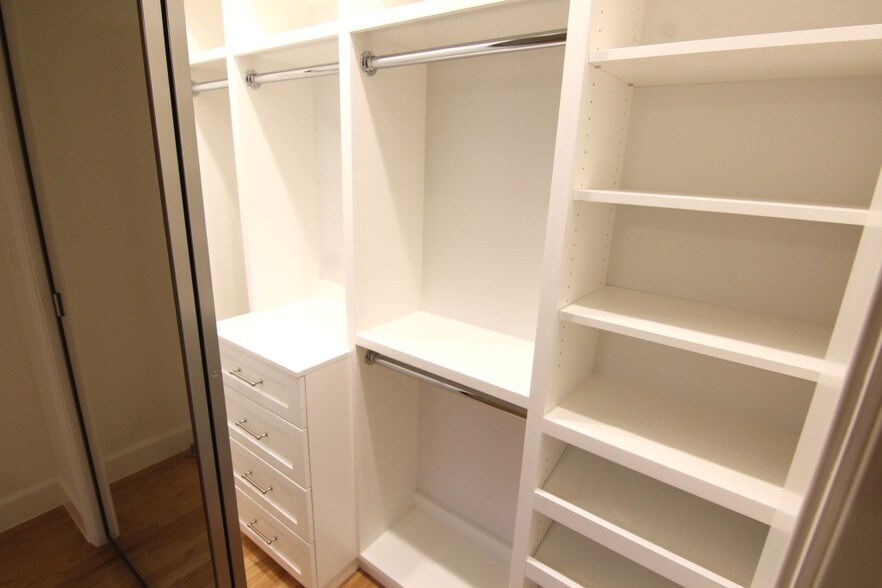 Building Photo - 1523 S Wooster St