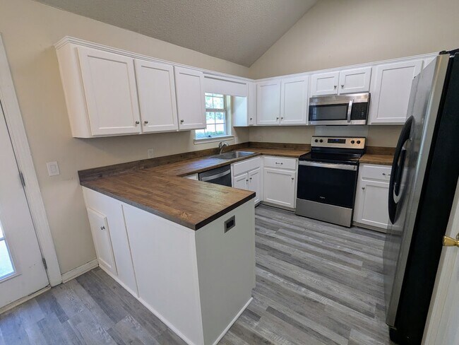 Building Photo - 89 Carlisle Ln