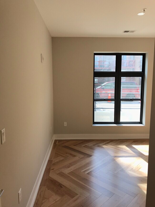 Building Photo - 1345 K St SE