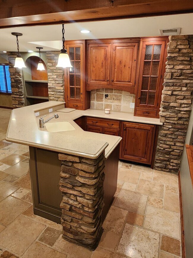 Building Photo - Welcome Home! Beautiful house in Highlands...