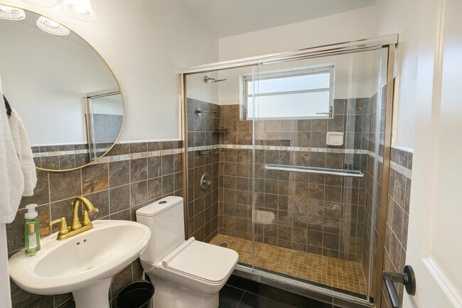 Building Photo - 2395 NE 184th Terrace