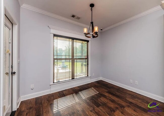 Building Photo - 111 S Carmenville Dr