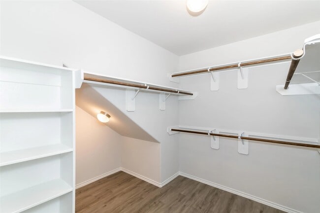 Building Photo - 25408 Claremont Hills Ln