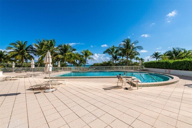 Building Photo - 10205 Collins Ave